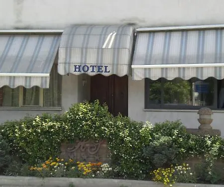 Hotel Sassacci 3*